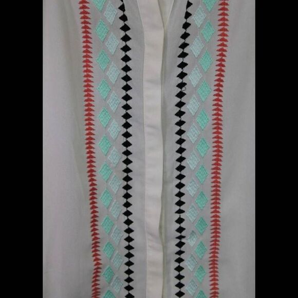 Sanctuary White Medium Sleeveless Top w/ turquoise, peach-ish black stitch - Picture 2 of 5